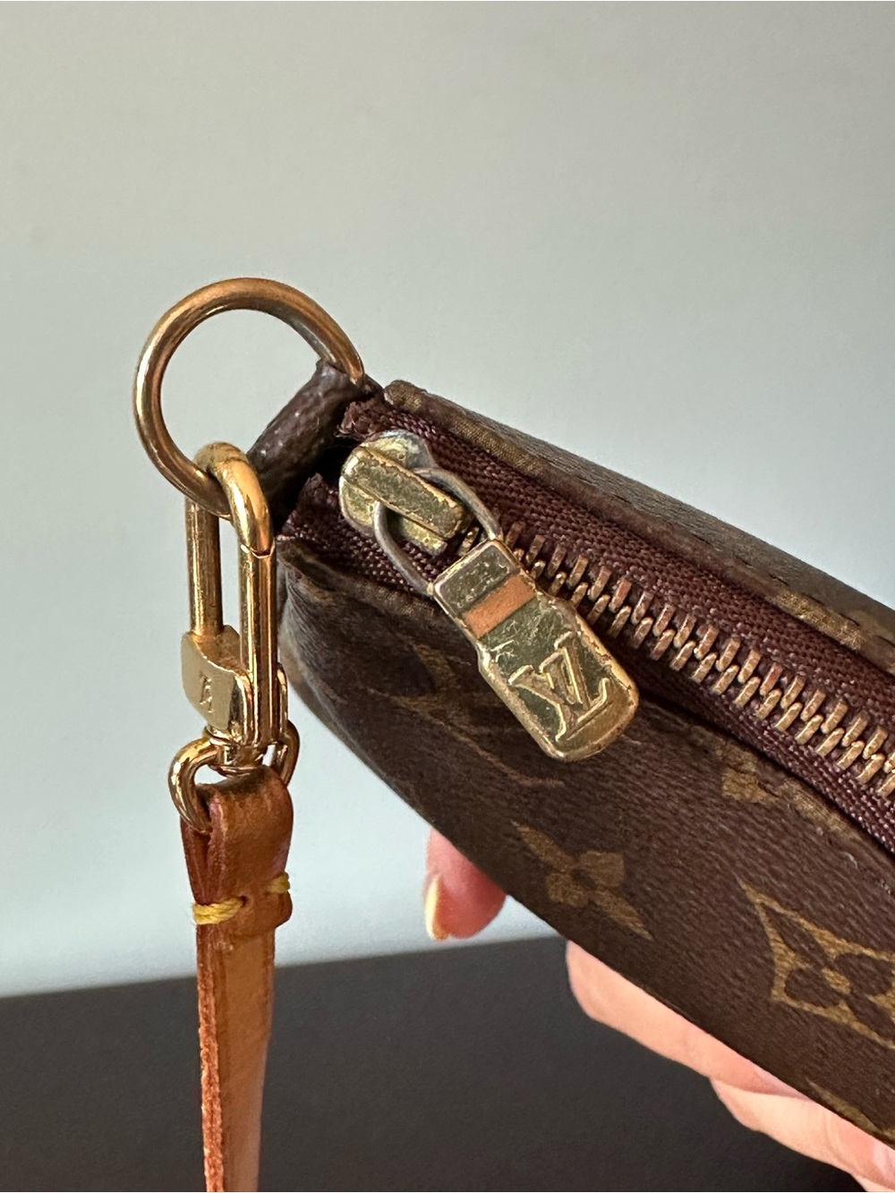Louis Vuitton Monogram Pochette Accessoires - Picture 10 of 14